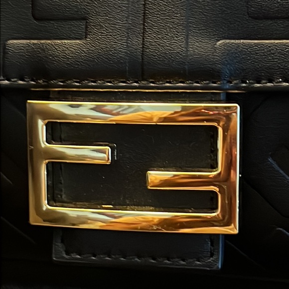 Fendi Baguette Logo Shoulderbag - Picture 5 of 16